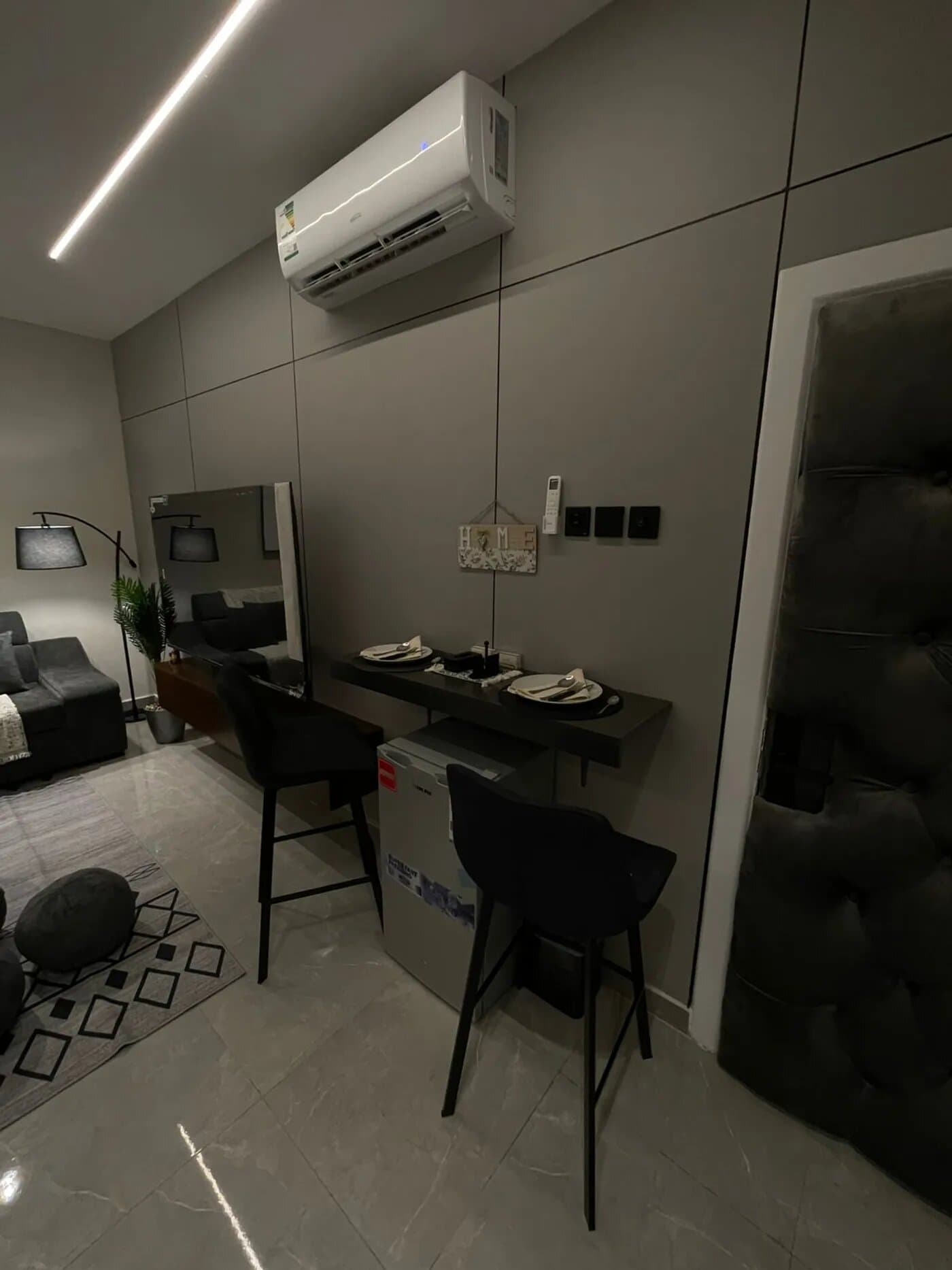 شقة بغرفة نوم وصالة 9