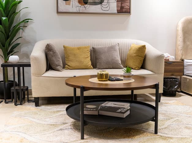 استديو بمدخل خاص 11