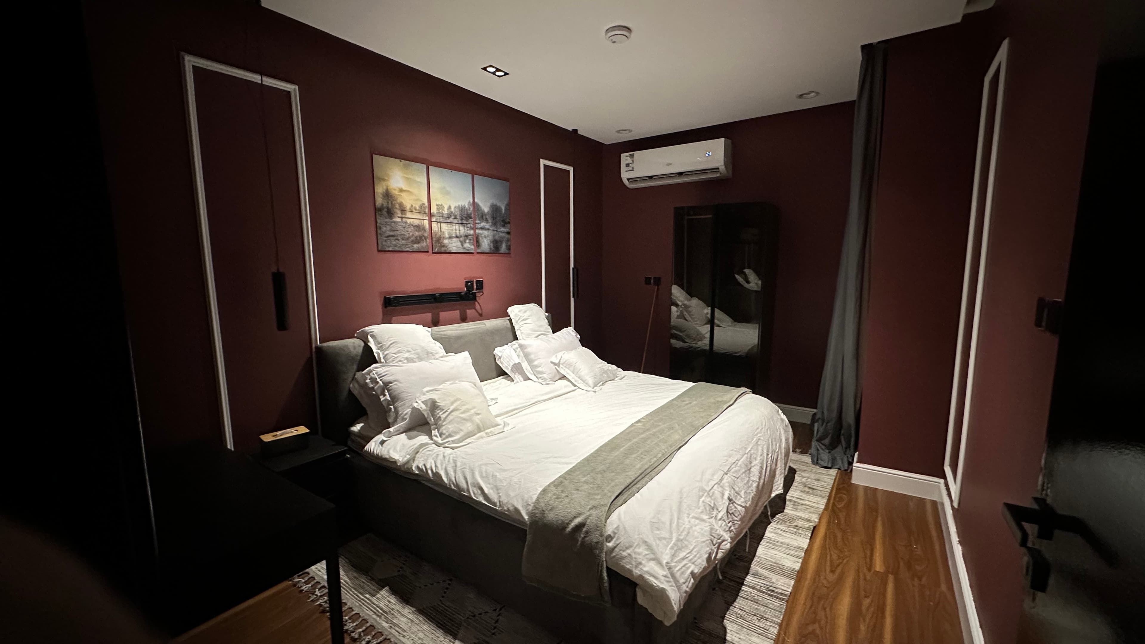 Dark Horse Apartment 5