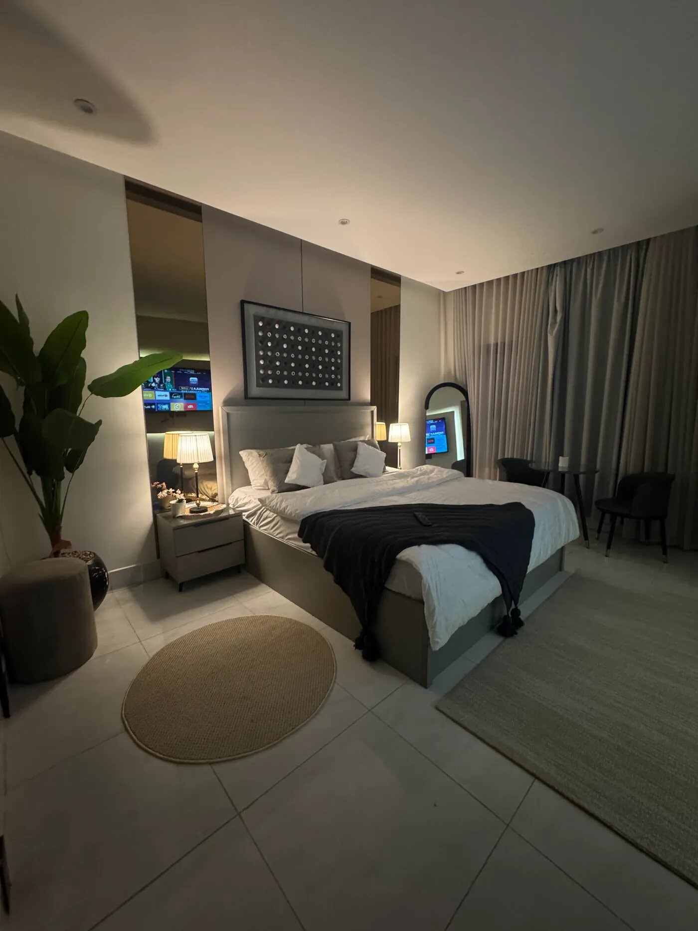 استديو بسرير ماستر 4