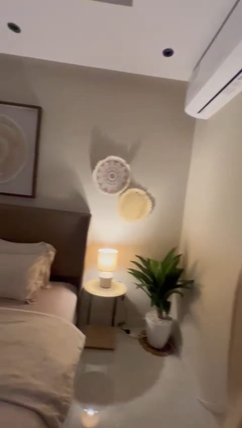 شقة مميزه بحي الملقا 4