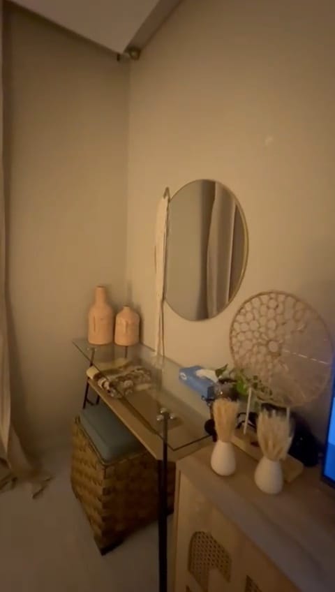 شقة مميزه بحي الملقا 8