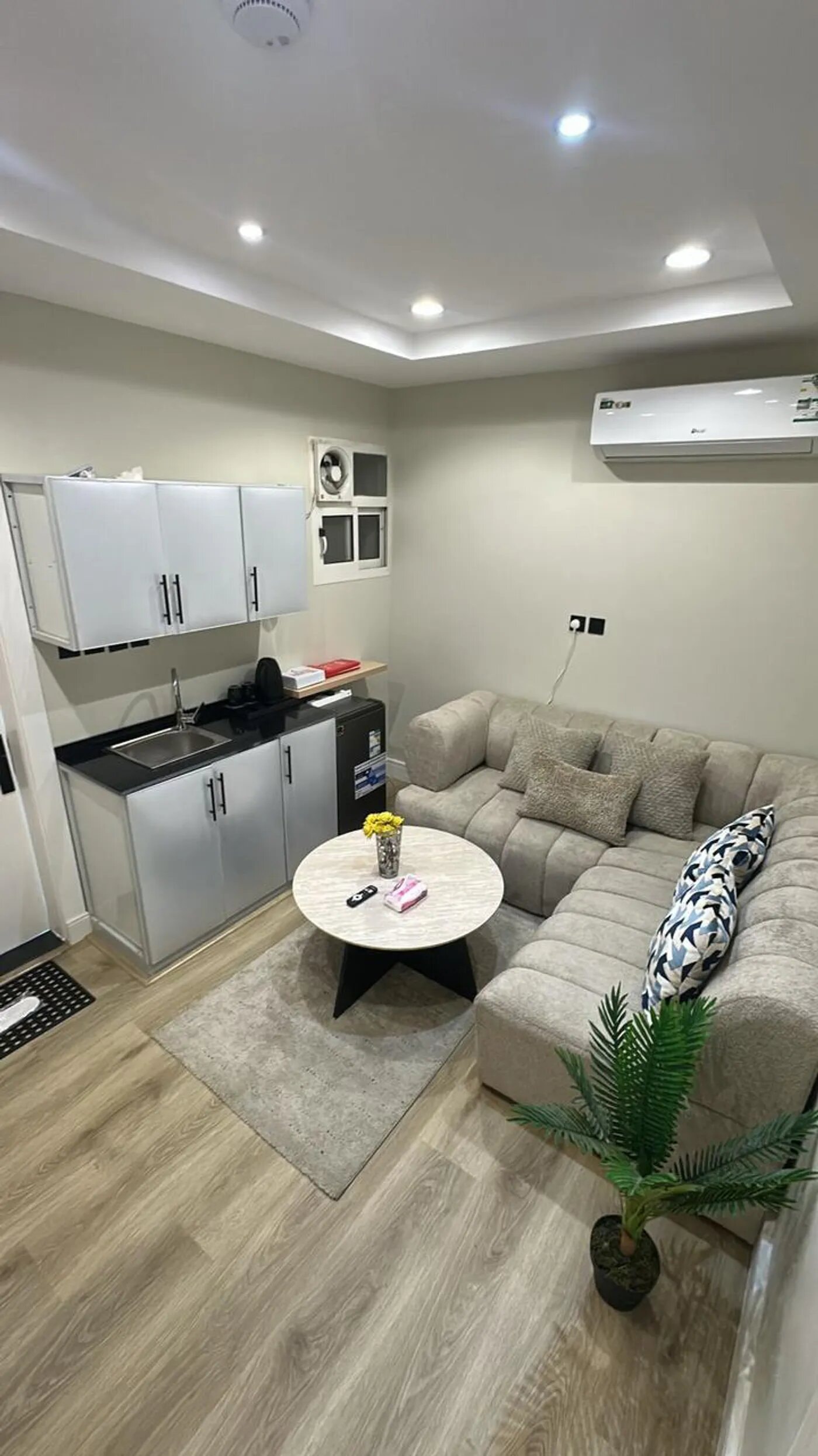 شقة بغرفة نوم وصالة 2