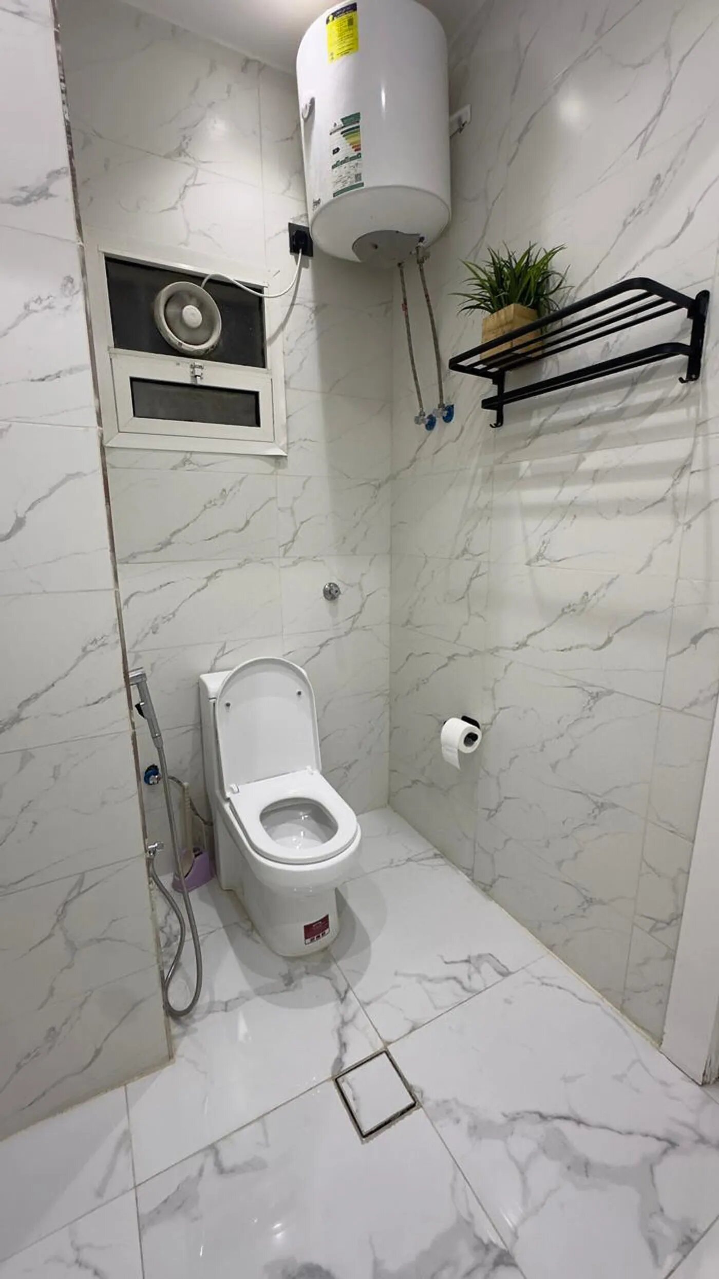 شقة بغرفة نوم وصالة 9