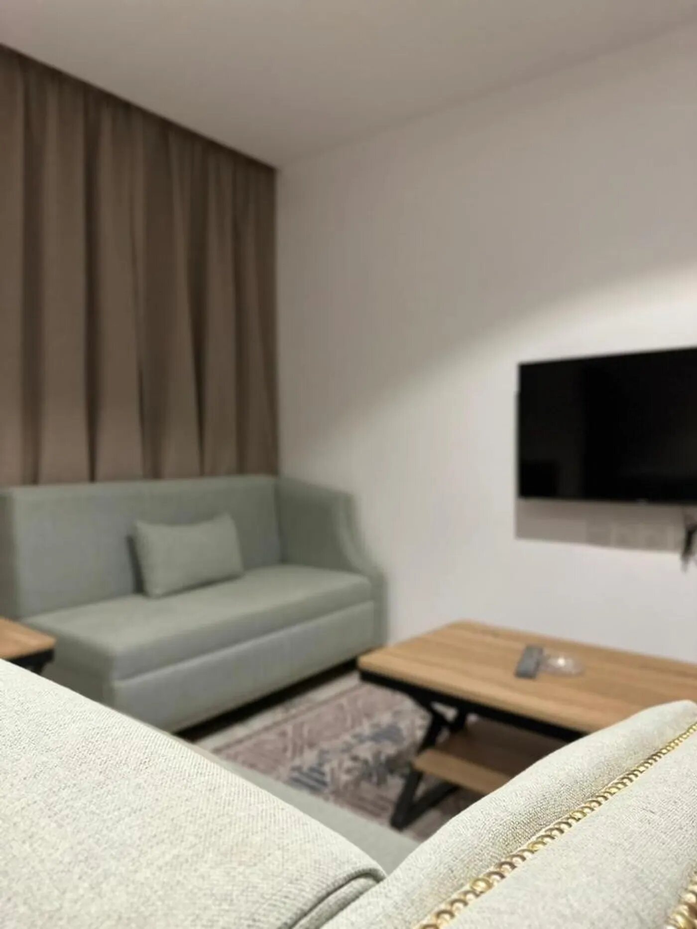 غرفة بسرير ماسترانيق 5