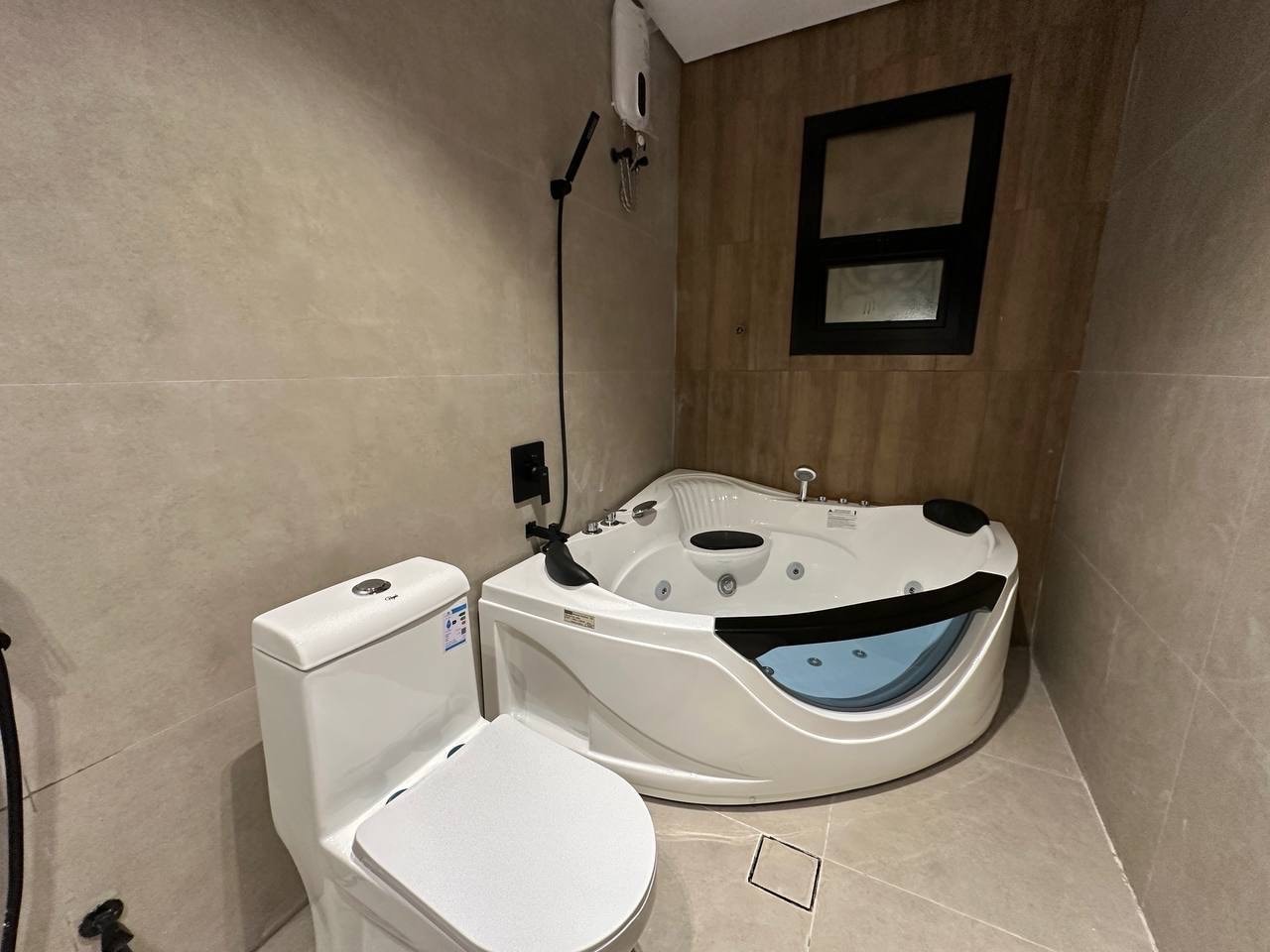 استديو مميز بجاكوزي 9