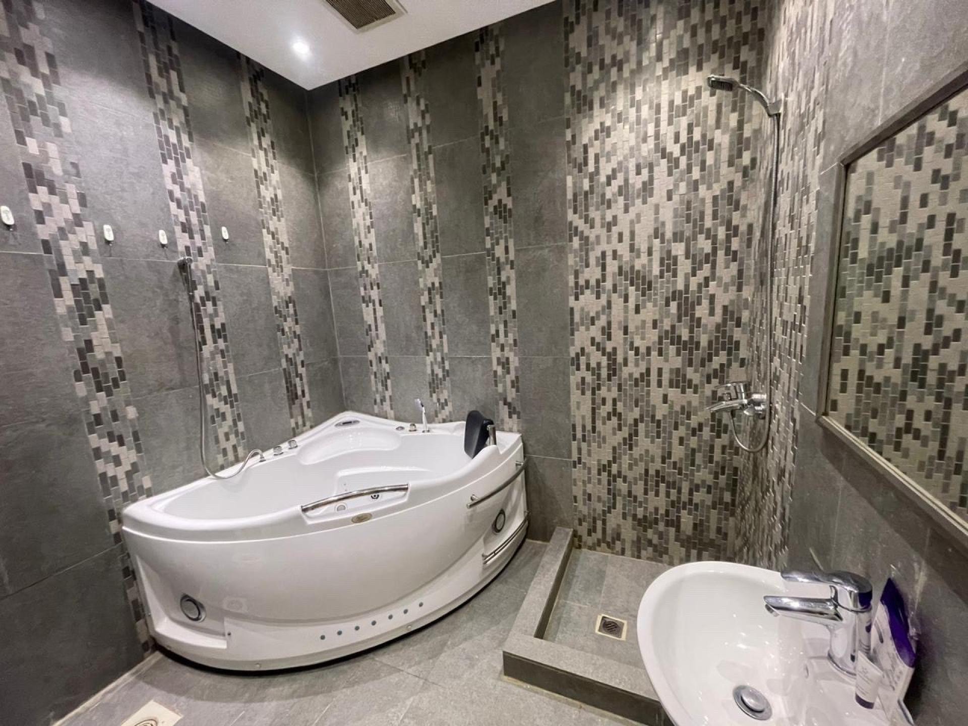 شقة بجاكوزي 3