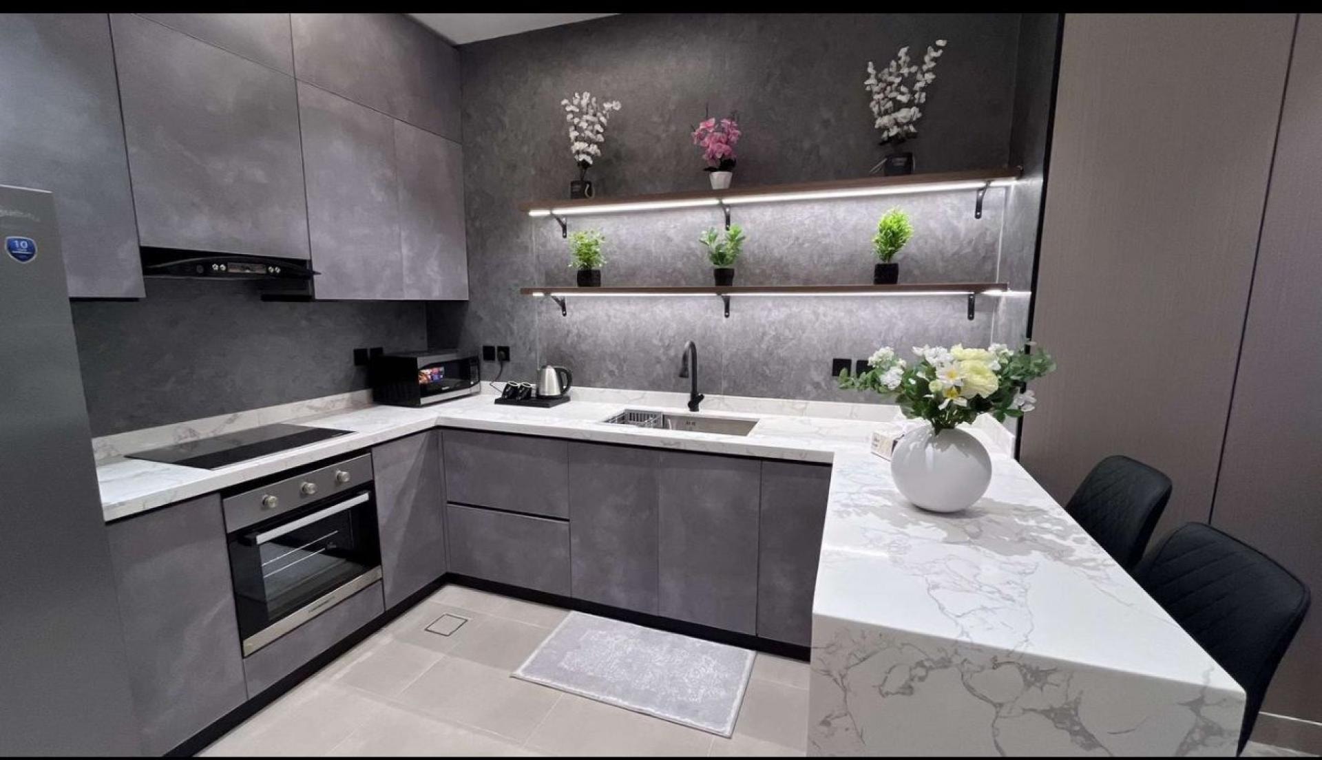 استديو واسع و انيق 16