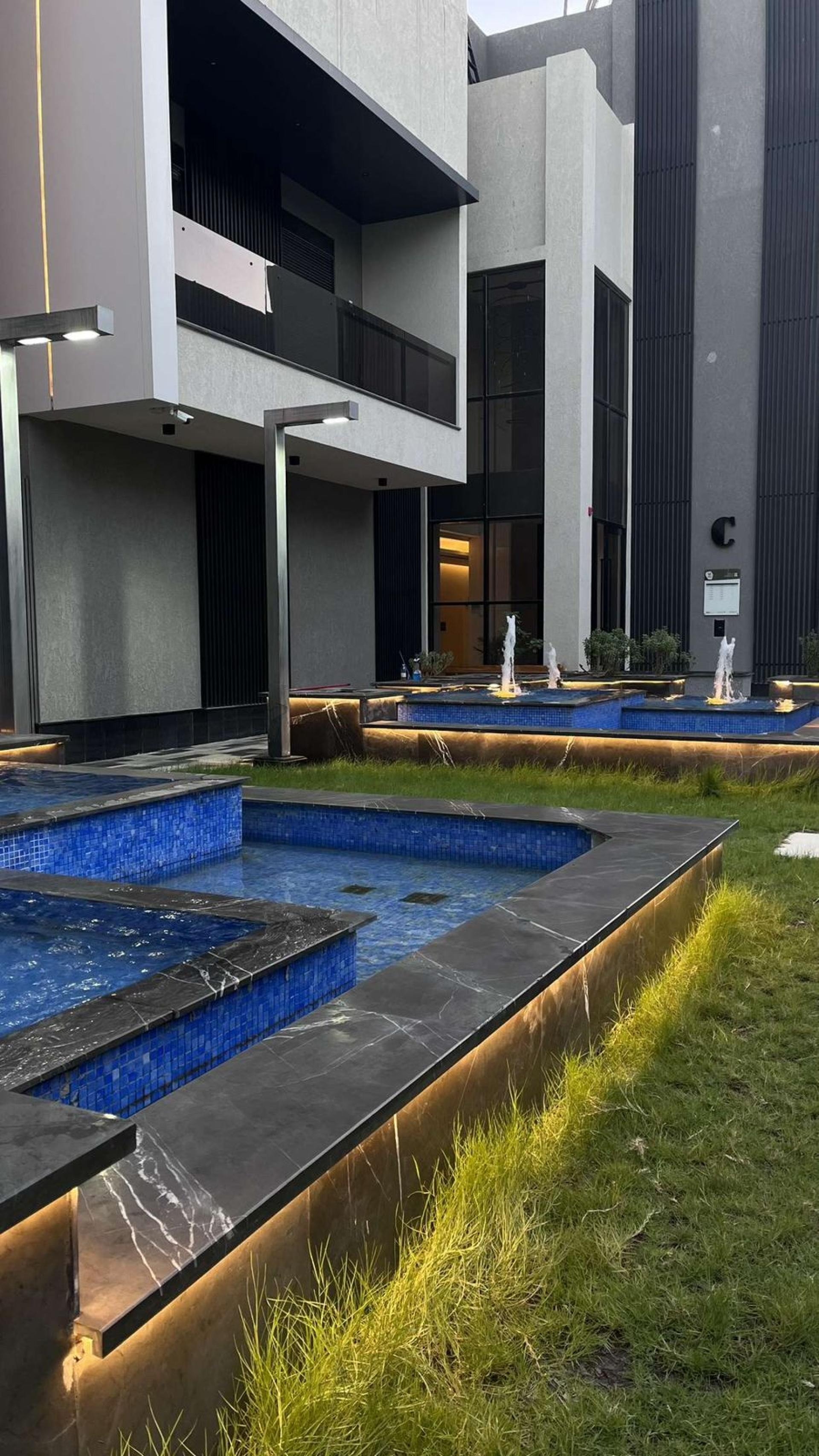 استديو واسع و انيق 20