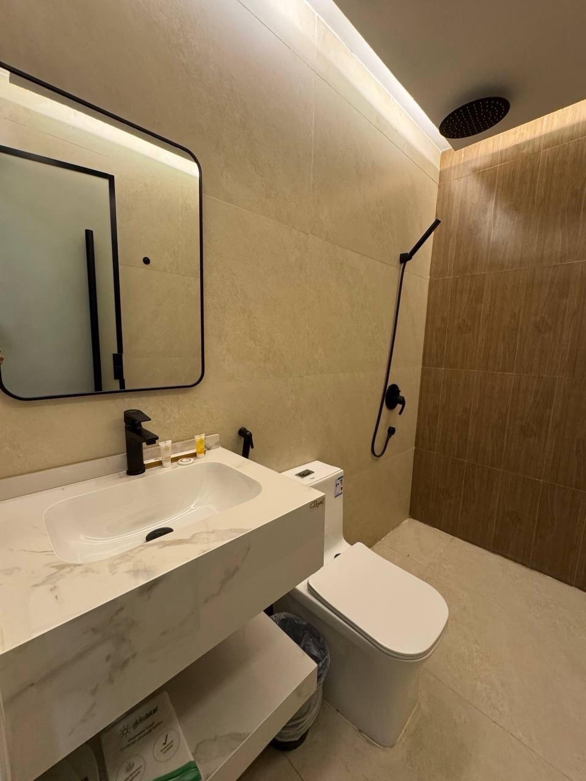 استديو واسع 5